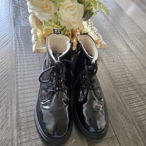 Black Patent Leather Boots with Shearling Lining Size 3.5 Girls
